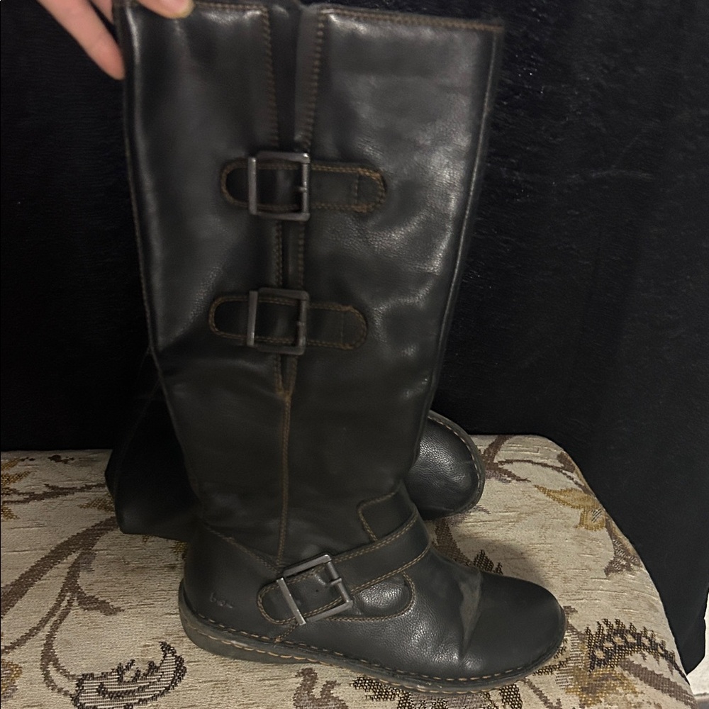 Very cute knee high boots